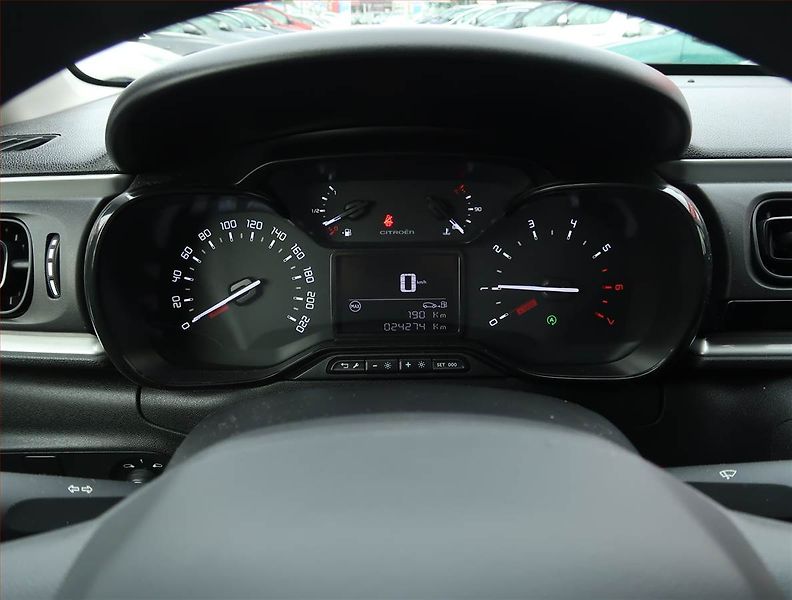 Citroën C3 (2021) Feel Pack 1.2 PureTech, ČR - fotka 11 z 15