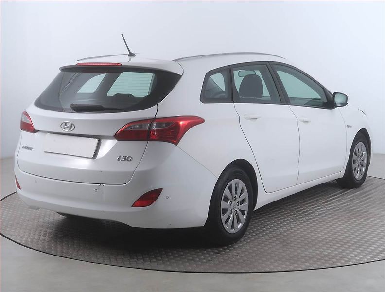 Hyundai i30 (2016) 1.6 CRDi, Serv.kniha, Tempomat - fotka 5 z 14