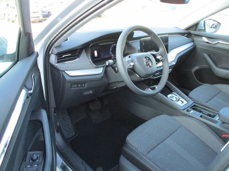 Škoda Octavia liftback Style 2,0TDI/110kW DS - fotka 10 z 15