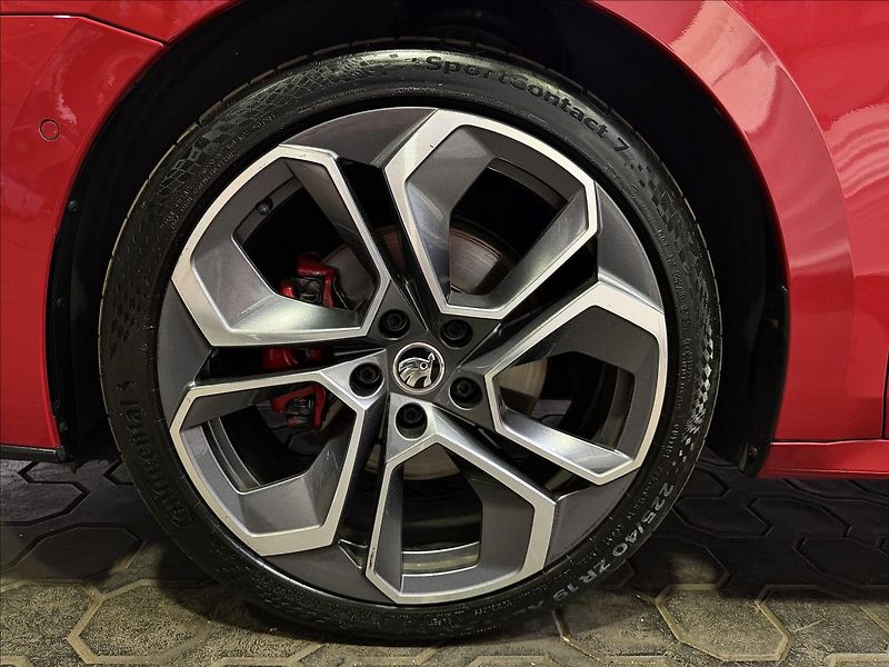 Škoda Octavia 2.0TDI 147kW DCC PANO RS PLUS - fotka 50 z 53