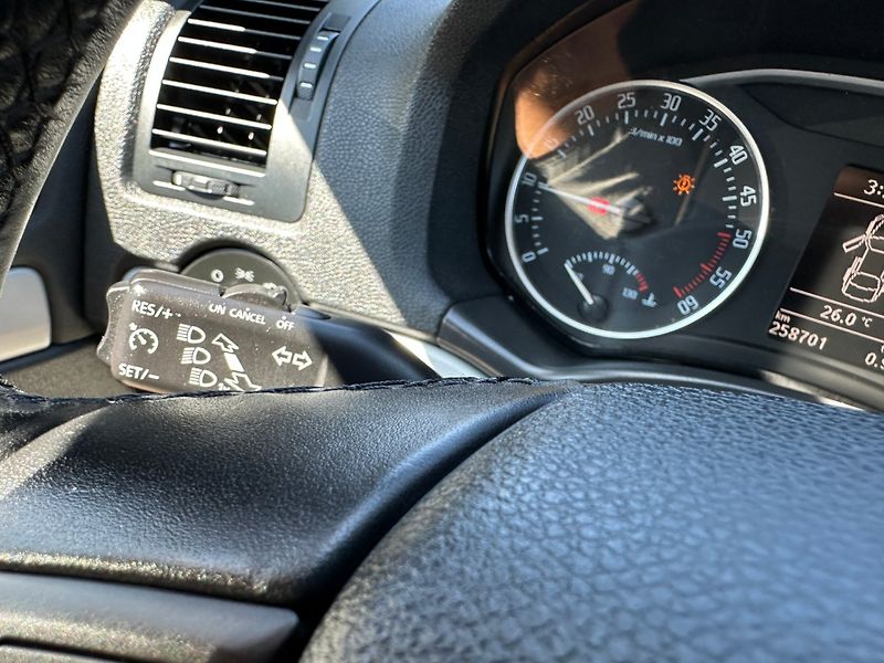 Škoda Octavia (2012) 2,0TDI 103kw  Family - fotka 16 z 28