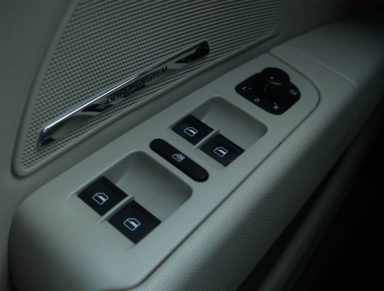 Škoda Superb (2014) Elegance 2.0 TDI, Automat - fotka 16 z 24
