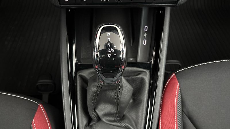 Škoda Scala 1.5 TSI DSG Monte Carlo - fotka 26 z 33