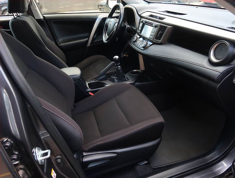 Toyota RAV4 (2015) 2.0 D-4D, ČR,1.maj, Serv.kniha - fotka 9 z 17