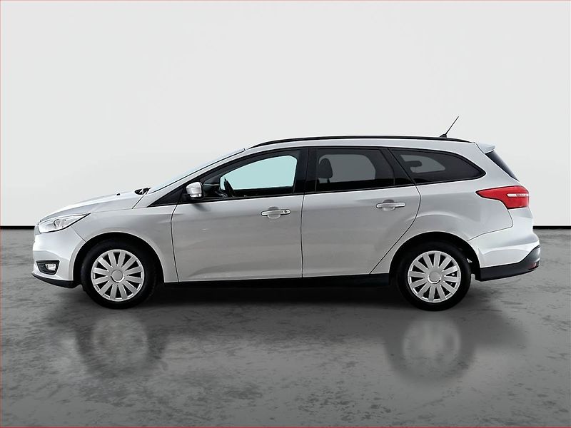 Ford Focus (2018) 1.6 i, Vyhř. sedaček - fotka 3 z 17
