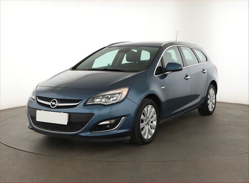 Opel Astra (2013) 1.4 T, Tempomat, Park. senzory - fotka 2 z 13