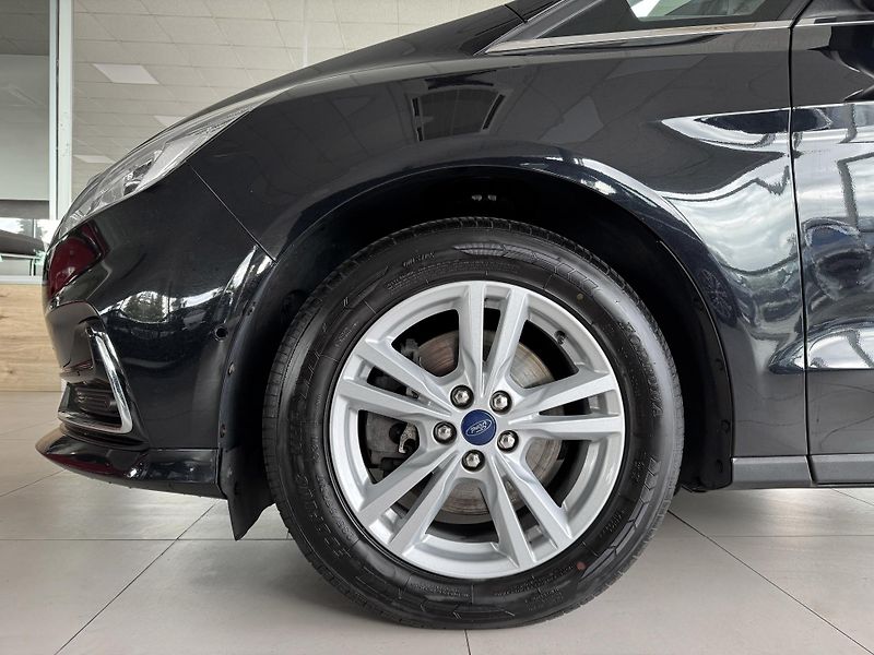 Ford Galaxy 2,0EcoBlue*AT8*140kW*REZERVACE - fotka 40 z 40