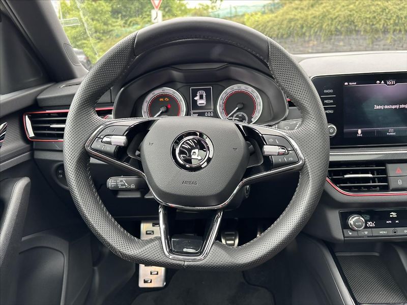 Škoda Kamiq 1,0 Monte Carlo ZÁRUKA PANORAM - fotka 18 z 43
