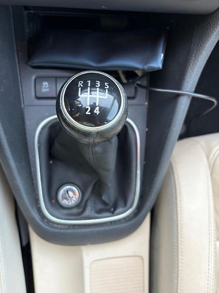 Volkswagen Golf (2011) - fotka 30 z 36