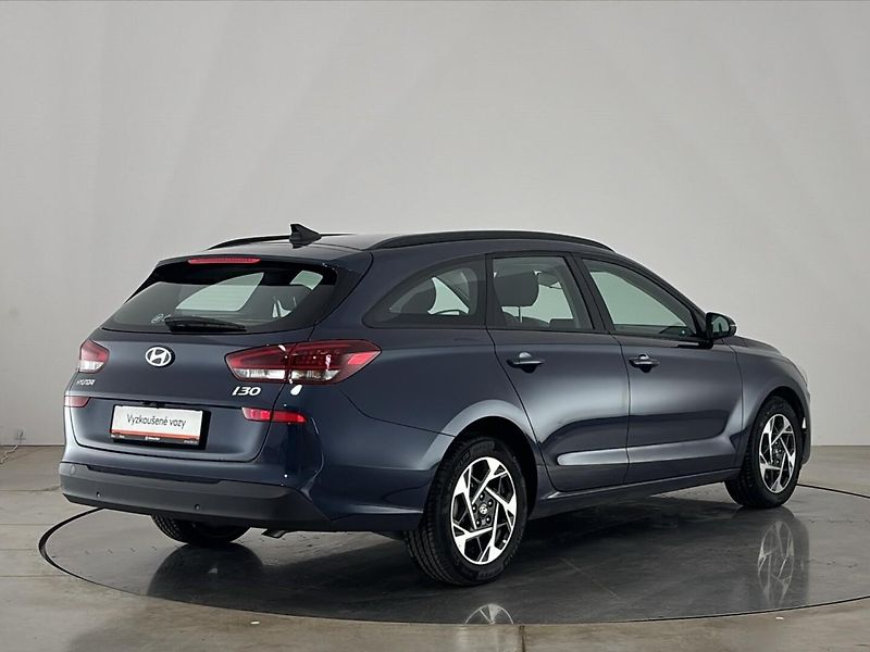 Hyundai i30 Smart DCT - fotka 2 z 26