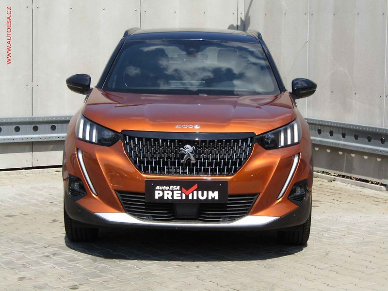 Peugeot 2008 (2020) 1.2 PT, GT Line, LED, navi - fotka 2 z 20