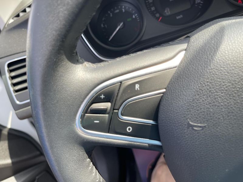 Renault Mégane 1.5 DCi 85 kW LIMITED-DPH-ČR ! - fotka 31 z 38