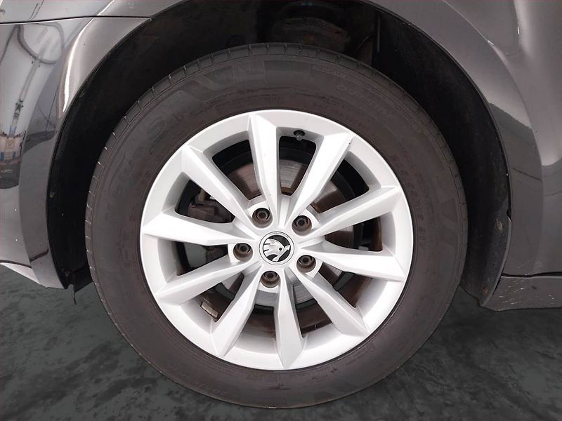 Škoda Octavia (2015) Elegance 1.6 TDI, Serv.kniha - fotka 15 z 22