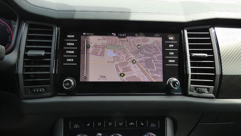 Škoda Kodiaq 2,0 TDI DSG 4x4 Sportline - fotka 15 z 26