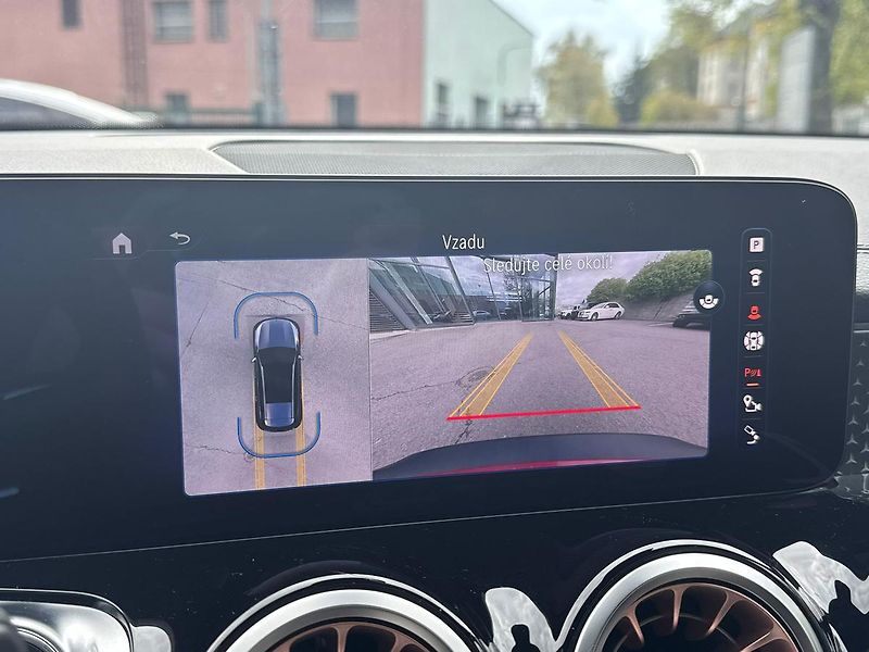 Mercedes-Benz EQB (2024) 300 4MATIC - fotka 19 z 19