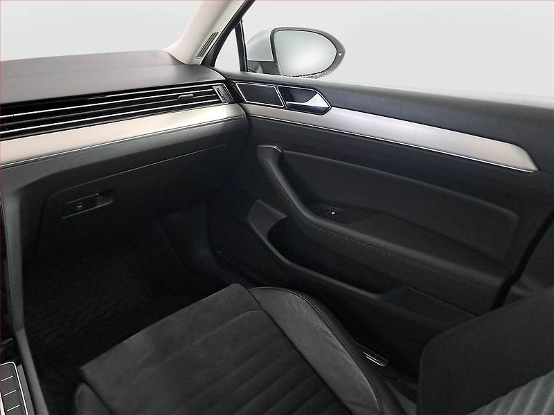 Volkswagen Passat (2015) Highline 2.0 TDI, Kůže, Navi - fotka 8 z 22