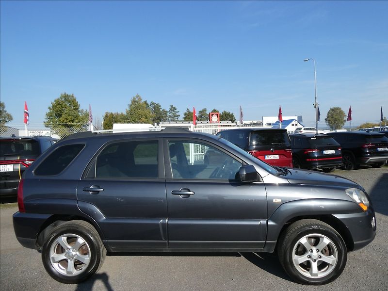 Kia Sportage 2,0 CRDi 110kW 1.MAJITEL, 4x4 - fotka 9 z 40