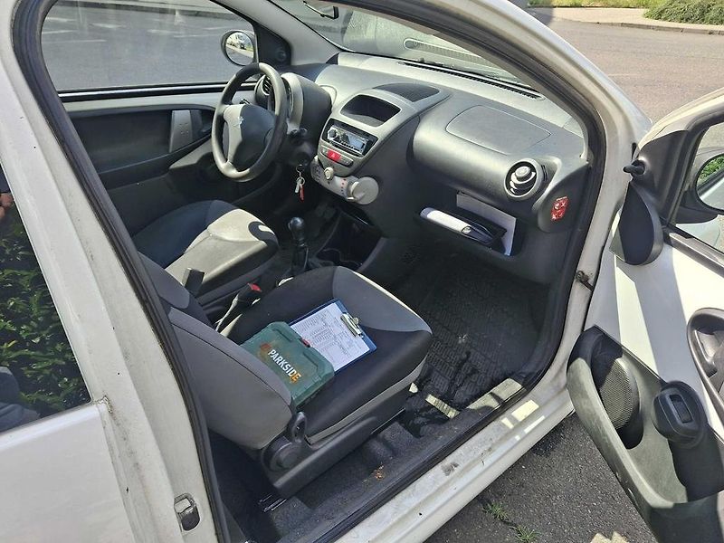 Peugeot 107 1,0 7B64871 - fotka 14 z 17