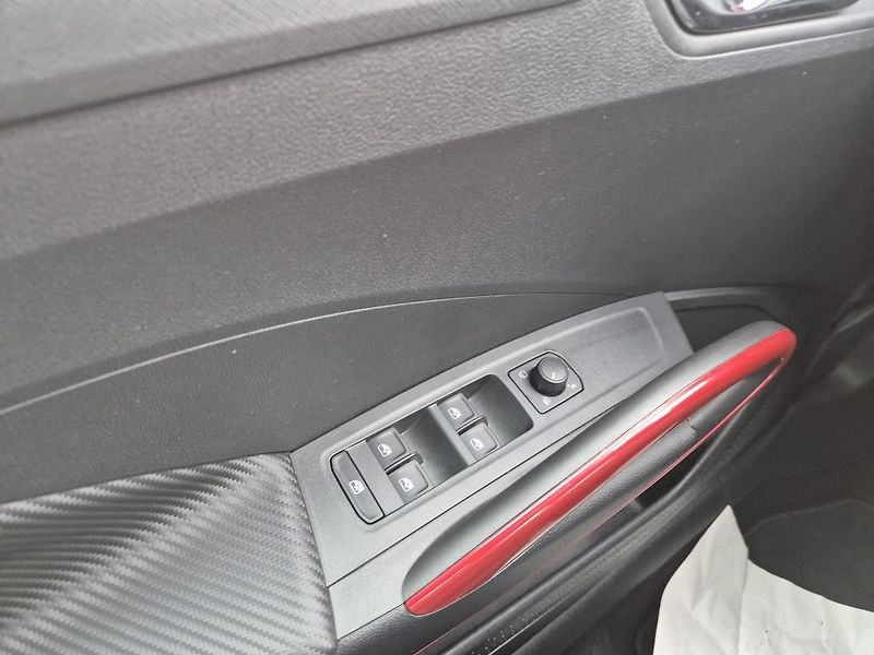 Škoda Fabia Monte Carlo 1.0 TSI 85 Kw - fotka 15 z 34