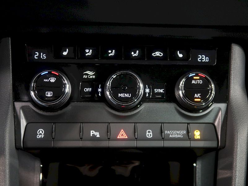 Škoda Karoq (2022) STYLE 1.5TSI 110KW TAŽNÉ - fotka 33 z 44