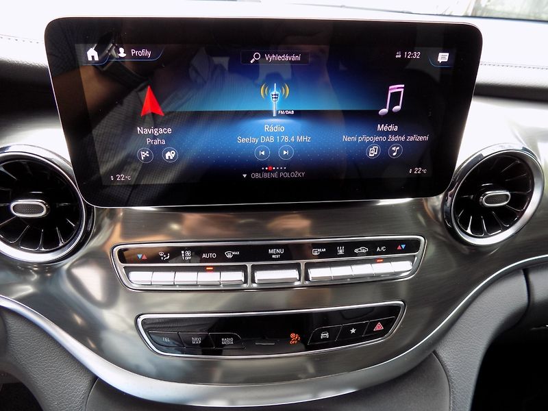 Mercedes-Benz Třídy V (2021) 300d/4Matic/Long/AMG/AirMatic/ - fotka 34 z 49