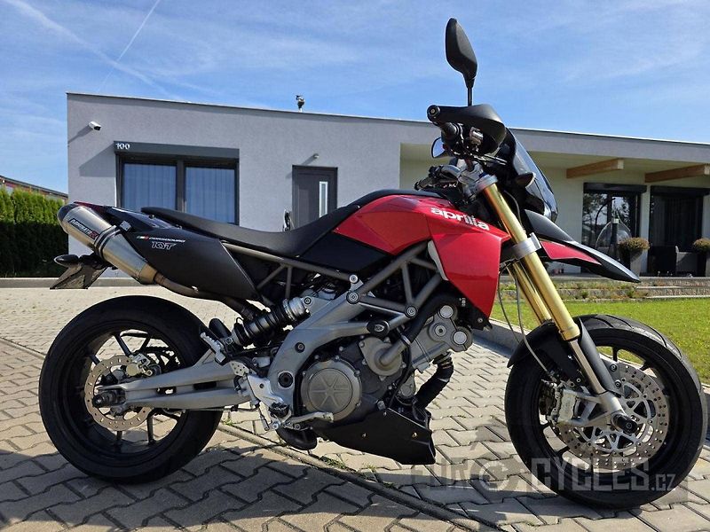 Aprilia Dorsoduro 750 (2010) - fotka 2 z 18