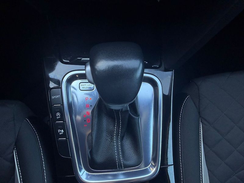 Kia Ceed (2019) 1.4T-GDI/GT-LINE/1MAJ/ČR/DPH - fotka 33 z 36