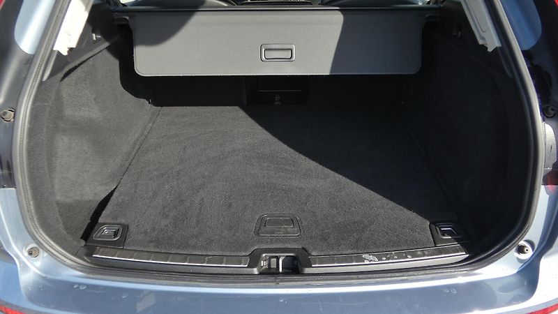 Volvo XC60 D4 Drive-E Momentum AWD - fotka 19 z 21