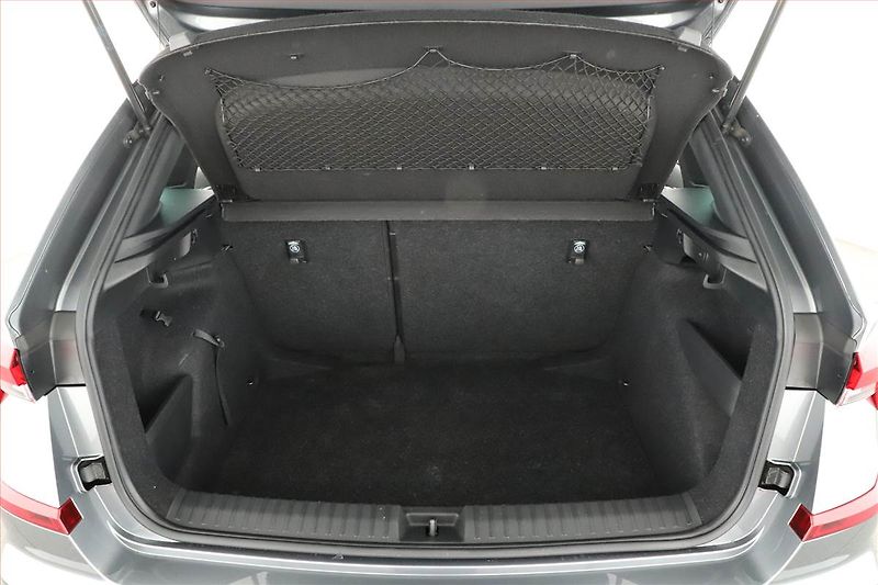 Škoda Kamiq (2025) 1.0 TSI, Monte Carlo - fotka 18 z 19
