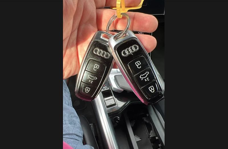 Audi Q8 e-tron 55 Sportback Q 360 Matrix Pano - fotka 22 z 36