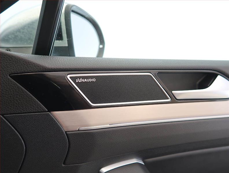 Volkswagen Passat (2015) 2.0 TDI, Automat, Kůže, Navi - fotka 25 z 28