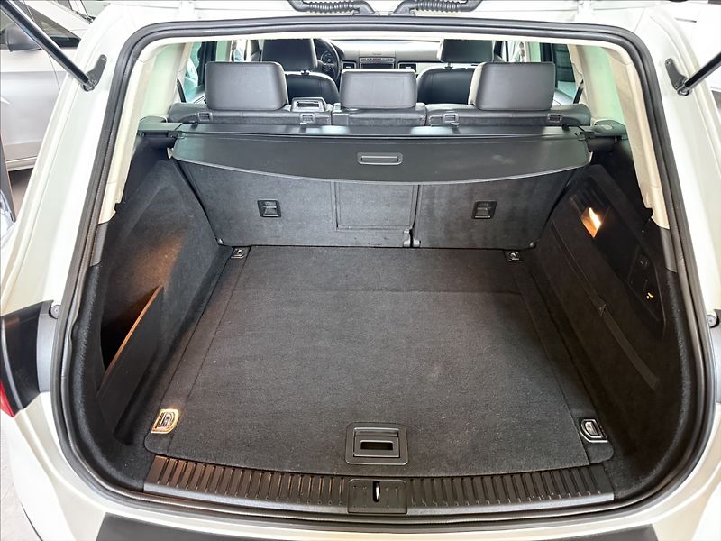 Volkswagen Touareg 3,0 TDI kůže,tažné,po servisu! - fotka 21 z 24