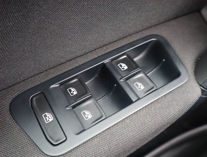 Volkswagen Golf Sportsvan (2019) 1.6 TDI, Tempomat - fotka 17 z 18