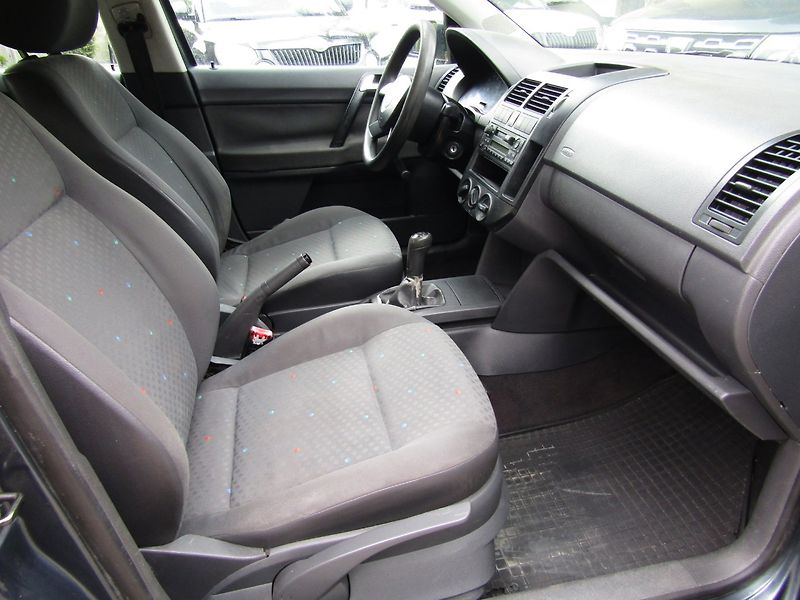 Volkswagen Polo (2005) 1.2i 40kW   CZ PŮVOD - fotka 27 z 31