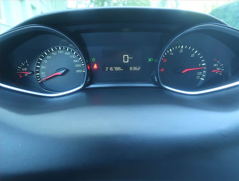 Peugeot 308 (2014) Style 1.6 BlueHDi, Serv.kniha - fotka 11 z 14