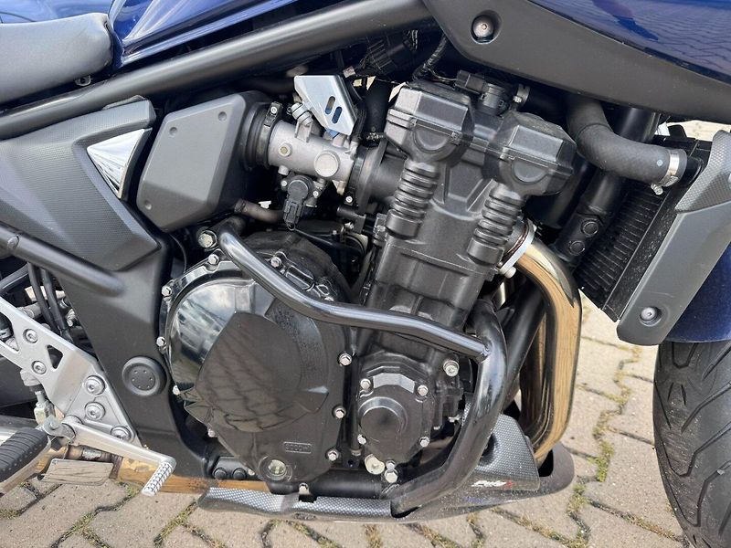 Suzuki GSF 650 S Bandit (2010) 650 CCM 62 KW 3. MAJITEL - fotka 16 z 25