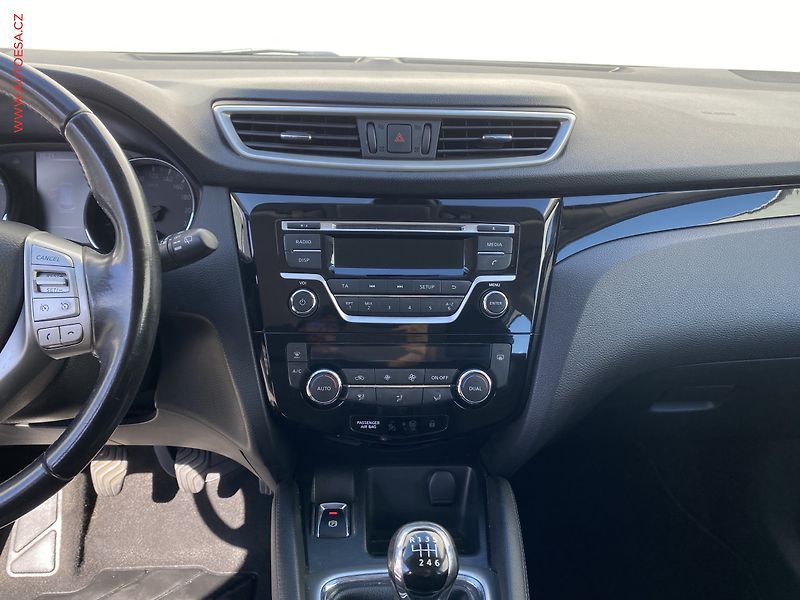Nissan Qashqai (2015) 1.6 dCi 4x4, Acenta - fotka 10 z 16