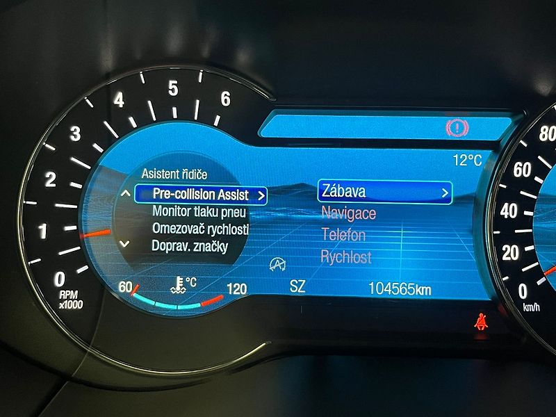 Ford S-MAX 2.0 EB Titanium LED manuál - fotka 55 z 65