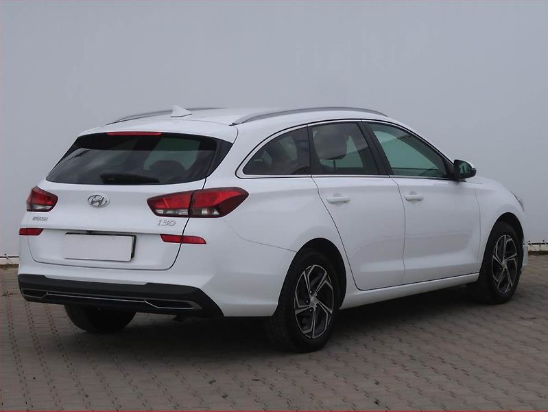 Hyundai i30 (2021) Family 1.5 DPI, Serv.kniha - fotka 5 z 16