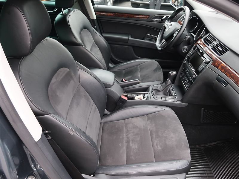 Škoda Superb 2,0 TDi,103kW,NovéČR,Elegance - fotka 13 z 28