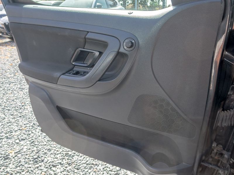 Škoda Roomster (2014) 1.6TDI NOIRE – BLACK - fotka 28 z 43