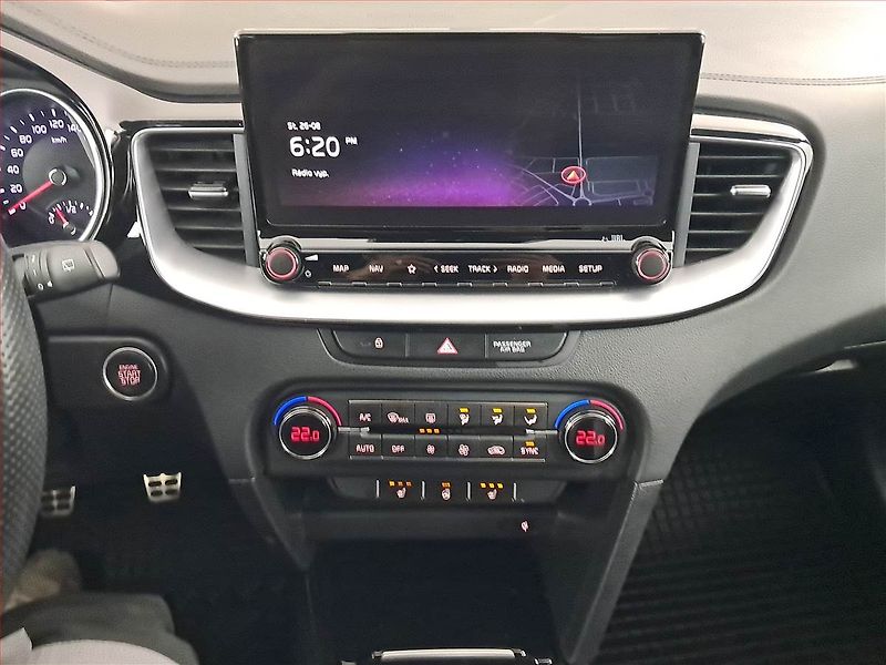 Kia Ceed (2020) GT Line 1.4 T-GDI, Navi - fotka 12 z 17