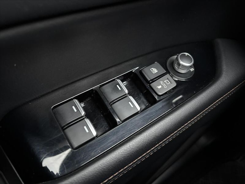 Mazda CX-5 2,2 4x4 AT Revolution Top KŮŽE - fotka 34 z 48