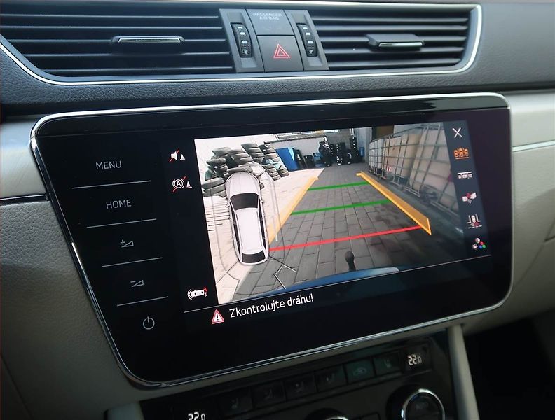 Škoda Superb (2019) Laurin&Klement 2.0 TDI - fotka 18 z 19