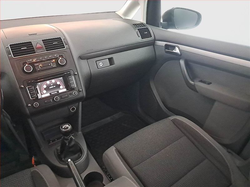 Volkswagen Touran (2012) 1.6 TDI, 7 míst, Navi - fotka 8 z 16
