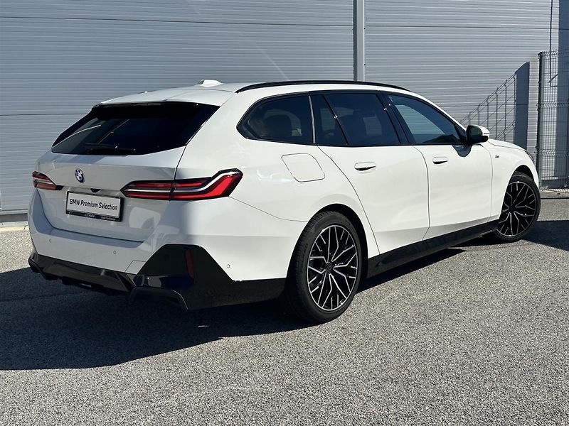 BMW Řada 5 520d Touring - fotka 2 z 16