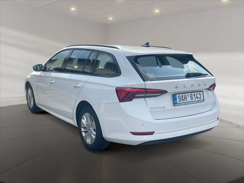 Škoda Octavia 1,0 TSI 81 Ambition - fotka 4 z 11