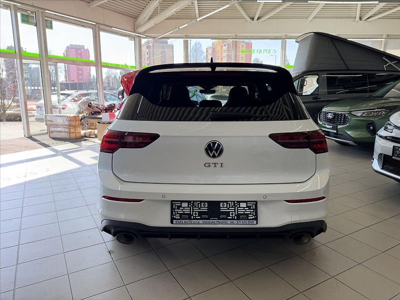 Volkswagen Golf 2,0   GTI EDICE 45 300 PS Akra - fotka 16 z 31