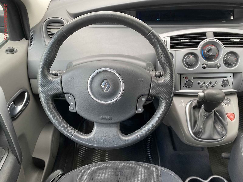 Renault Scénic (2007) 1.6 16V, ČR, AT, AC, xenon - fotka 11 z 16