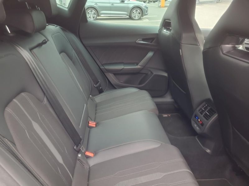 Cupra Formentor VZ 2,0 TSi/180kW - DSG,TZ,.... - fotka 10 z 16